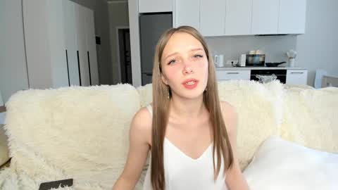 Snapshot of ar_ya18 chatting on October 10, 9:03 am Lina online show from October 10, 9:03 am
