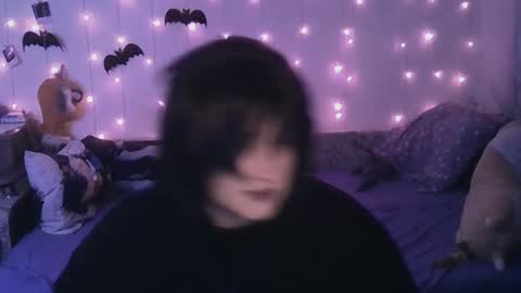 Ahri online show from March 12, 6:32 pm