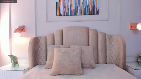 Aria  online show from December 12, 3:10 am