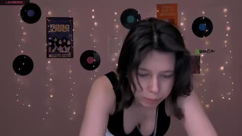 aria_wild_ online show from March 19, 11:47 am