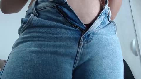 ariacoral online show from October 28, 4:46 pm