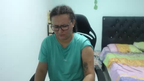 ...Ariana... online show from November 4, 6:46 pm