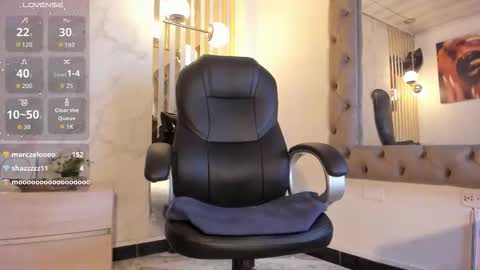 aria  online show from December 4, 8:09 pm