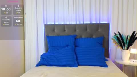 Snapshot of ariana_petite chatting on September 24, 11:48 pm Ariana online show from September 24, 11:48 pm