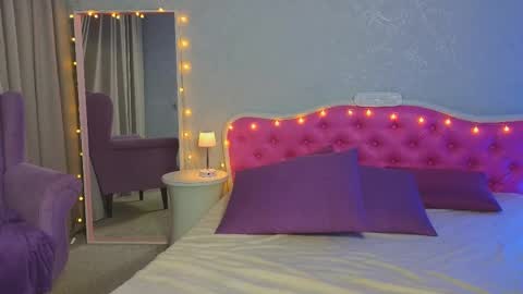 Snapshot of ariana_petite chatting on March 9, 11:46 pm Ariana online show from March 9, 11:46 pm