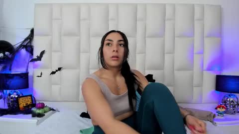 Snapshot of ariana_rouse_ chatting on October 16, 6:21 pm ariana online show from October 16, 6:21 pm
