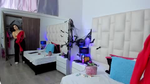 Snapshot of ariana_rouse_ chatting on October 18, 3:48 pm ariana online show from October 18, 3:48 pm
