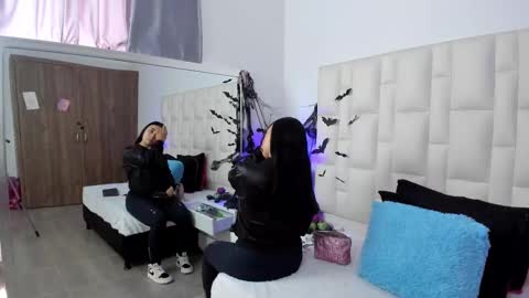 Snapshot of ariana_rouse_ chatting on October 7, 6:01 pm ariana online show from October 7, 6:01 pm