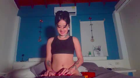 ariana_whitee online show from September 14, 12:30 am