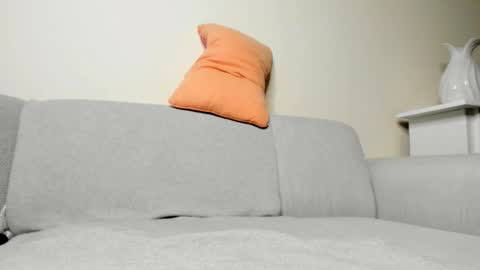 Ariana  Steven online show from September 26, 6:05 pm