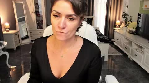Snapshot of arianasage_ chatting on October 7, 1:04 pm Ana online show from October 7, 1:04 pm