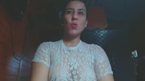 Snapshot of arianathomson chatting on October 22, 6:35 pm ARIANA online show from October 22, 6:35 pm