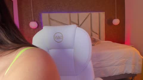 Snapshot of arianna_suarez1 chatting on February 1, 7:55 pm Arianna online show from February 1, 7:55 pm