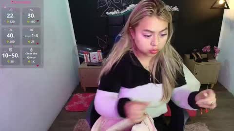 A R I A N N A  online show from November 9, 12:12 pm