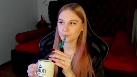 Aria online show from November 10, 5:30 pm