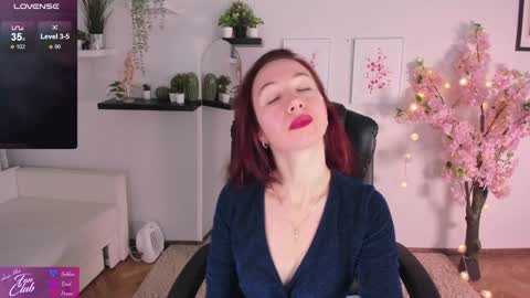Snapshot of ariel_maritime chatting on December 3, 1:32 pm Ariella online show from December 3, 1:32 pm