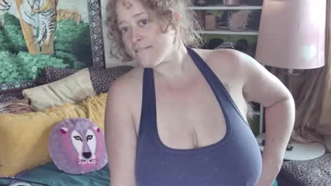 Arielle Ari online show from October 7, 6:56 pm