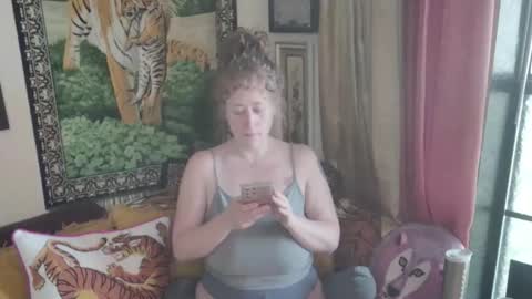 Arielle Ari online show from March 30, 6:07 pm