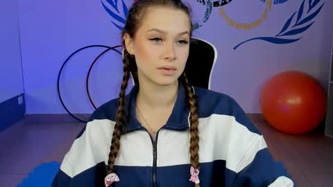 Snapshot of arielsykes chatting on September 15, 10:45 am arielsykes online show from September 15, 10:45 am