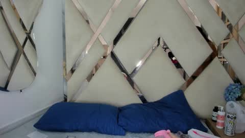 ariht online show from March 6, 10:49 pm