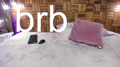 Snapshot of ariiaa_1 chatting on February 22, 6:39 am ARIANNA online show from February 22, 6:39 am