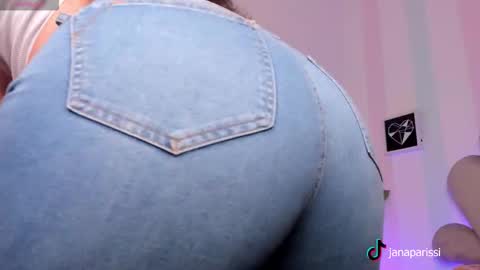 ariiah_walker_ online show from October 22, 2:38 am