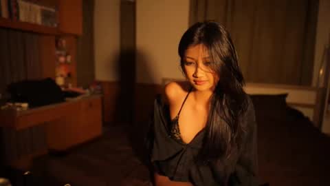 Ari online show from December 17, 4:00 pm