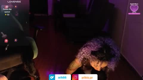 Snapshot of arikatorres chatting on October 9, 12:04 am Arin online show from October 9, 12:04 am