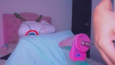 Snapshot of arishott chatting on October 10, 12:04 am ArisSPEED UP MY FUCK MACHINE AND MAKE ME CUM online show from October 10, 12:04 am