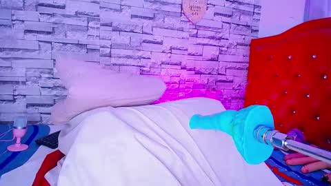 Snapshot of arishott chatting on February 3, 3:38 pm ArisSPEED UP MY FUCK MACHINE AND MAKE ME CUM online show from February 3, 3:38 pm
