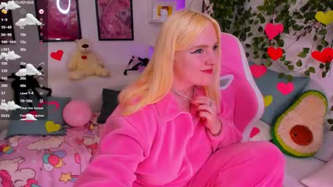 art_lovee_ online show from February 22, 6:47 am