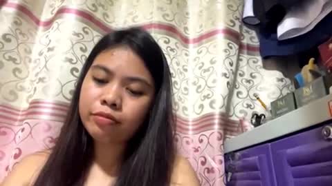 Layla online show from January 19, 1:18 pm