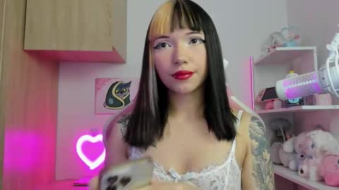 Lenna online show from November 22, 1:41 am