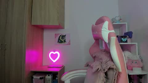 Lenna online show from October 28, 5:13 am