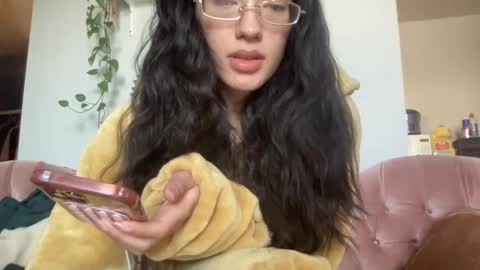 Audrey online show from December 25, 7:45 pm