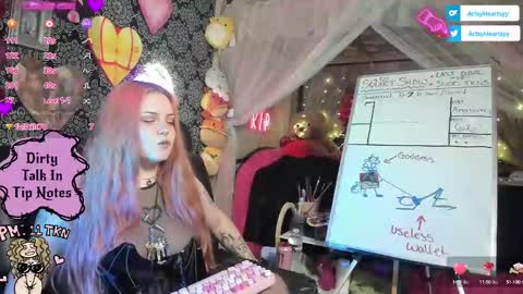 Snapshot of artsyheartsyy chatting on September 20, 1:05 am ArtsyHeartsyy online show from September 20, 1:05 am