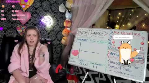 Snapshot of artsyheartsyy chatting on February 13, 4:54 am ArtsyHeartsyy online show from February 13, 4:54 am