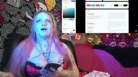 ArtsyHeartsyy online show from October 31, 5:09 am