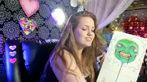 Snapshot of artsyheartsyy chatting on March 8, 5:25 am ArtsyHeartsyy online show from March 8, 5:25 am