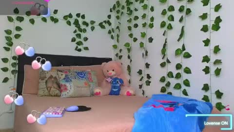 Snapshot of asenaesmee chatting on March 11, 5:57 pm Asena online show from March 11, 5:57 pm