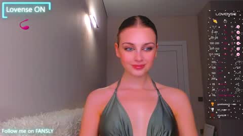 your pretty Ashley online show from March 1, 7:15 pm