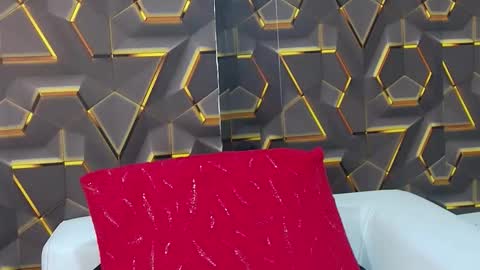 Ashely online show from November 5, 7:30 pm