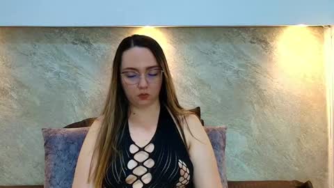 Snapshot of ashkey_bennet chatting on October 20, 3:42 am Asley Bennet online show from October 20, 3:42 am