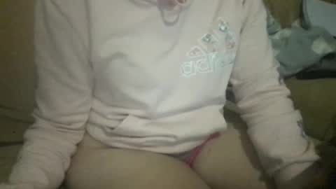 Snapshot of ashleighpink chatting on October 10, 3:00 am Ashleigh online show from October 10, 3:00 am