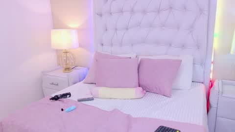 AshleyRoberh online show from December 18, 8:13 pm