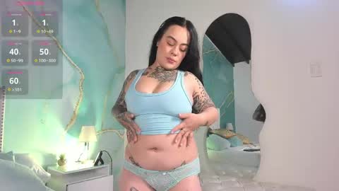 Ashliey Roberts online show from June 5, 12:33 pm