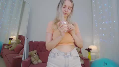 ashly_cherry online show from February 24, 11:20 am