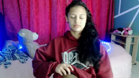Snapshot of ashly_little2 chatting on March 6, 7:10 pm Ashly online show from March 6, 7:10 pm