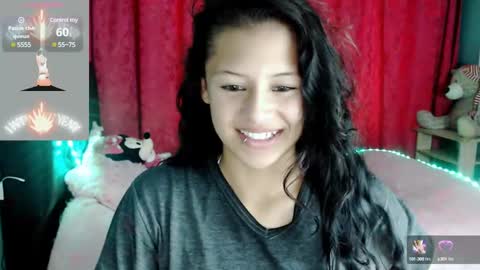 Snapshot of ashly_little2 chatting on February 24, 7:19 pm Ashly online show from February 24, 7:19 pm