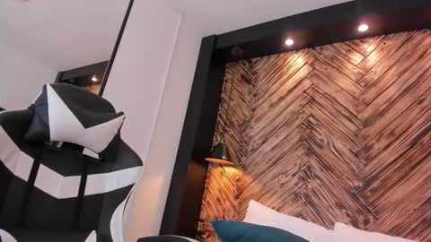 A S H L Y online show from November 4, 5:07 pm